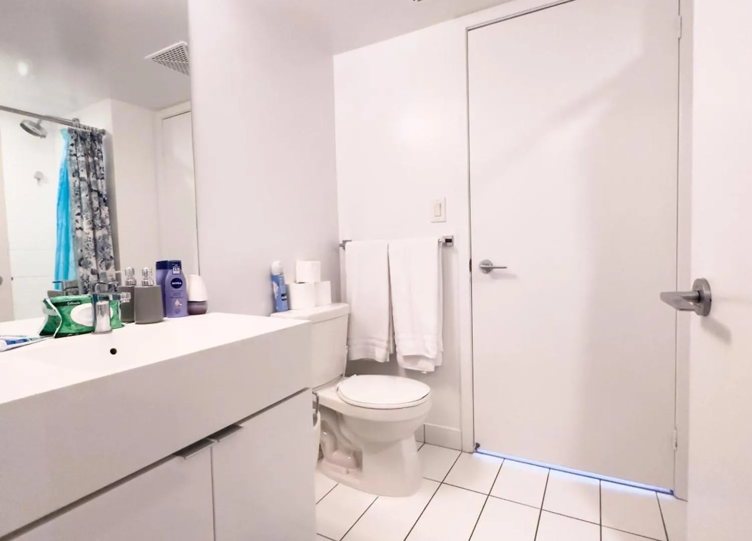 Apartment Comfort Iceboat Suites Lakeview & Free Parking Toronto
