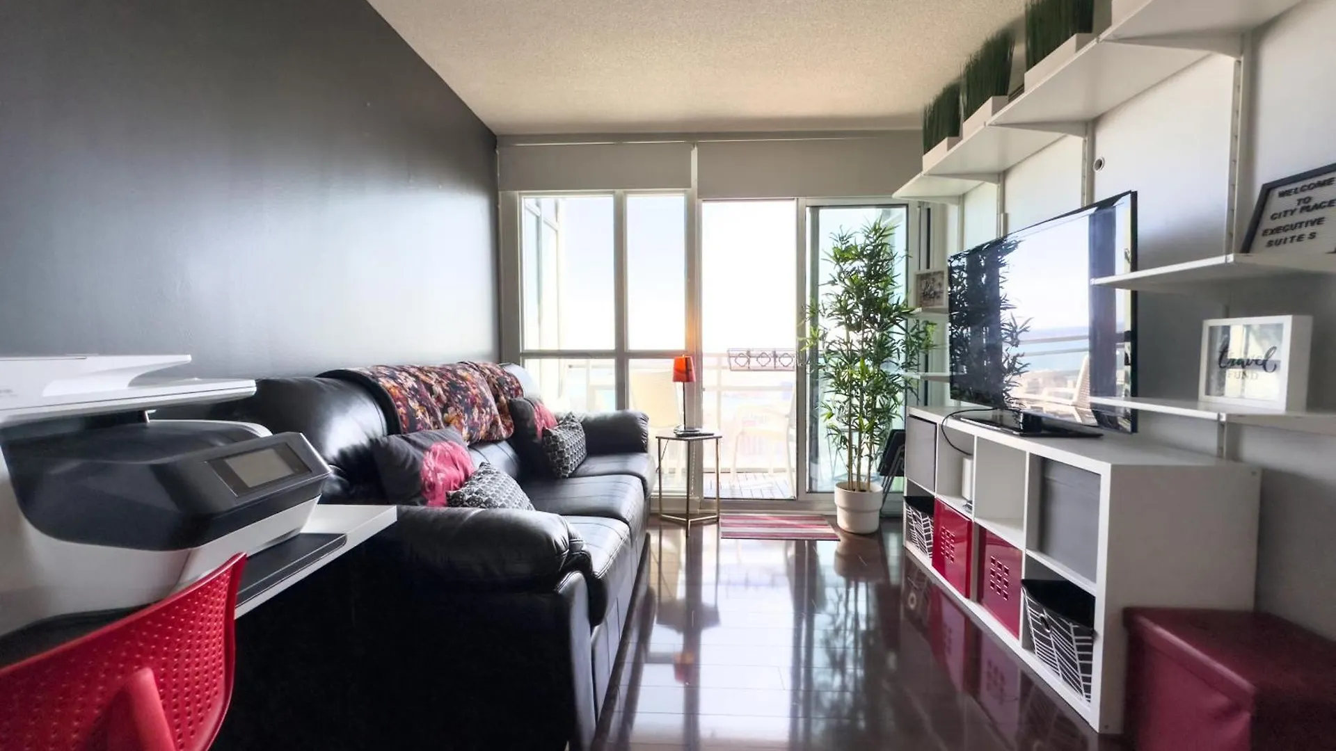Comfort Iceboat Suites Lakeview & Free Parking Toronto Apartment