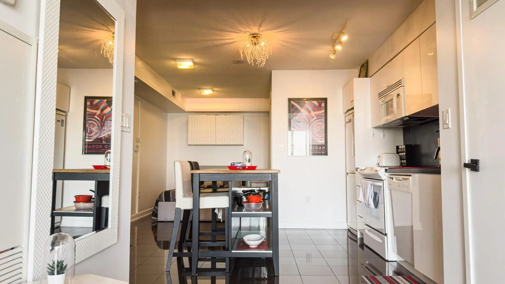 Comfort Iceboat Suites Lakeview & Free Parking Toronto
