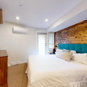 https://market-place-lodge-249.hotels-of-whistler.com